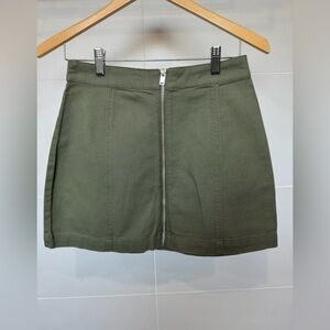 H&M Divided Olive Green Zip Front Mini Skirt Size 6